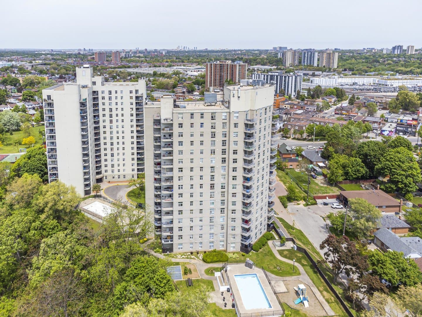 3559 Eglinton Avenue West - Photo 2
