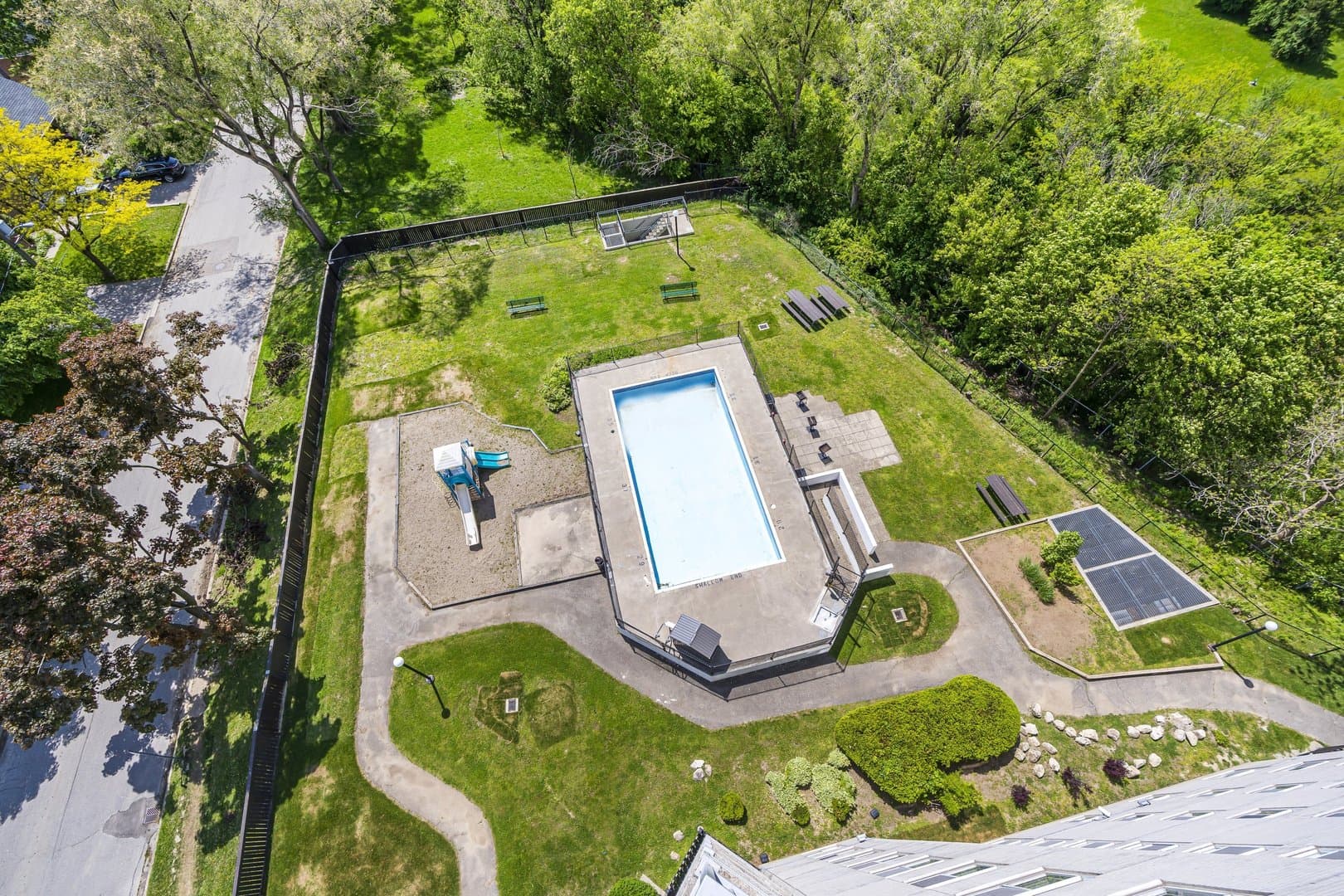 3559 Eglinton Avenue West - Photo 4