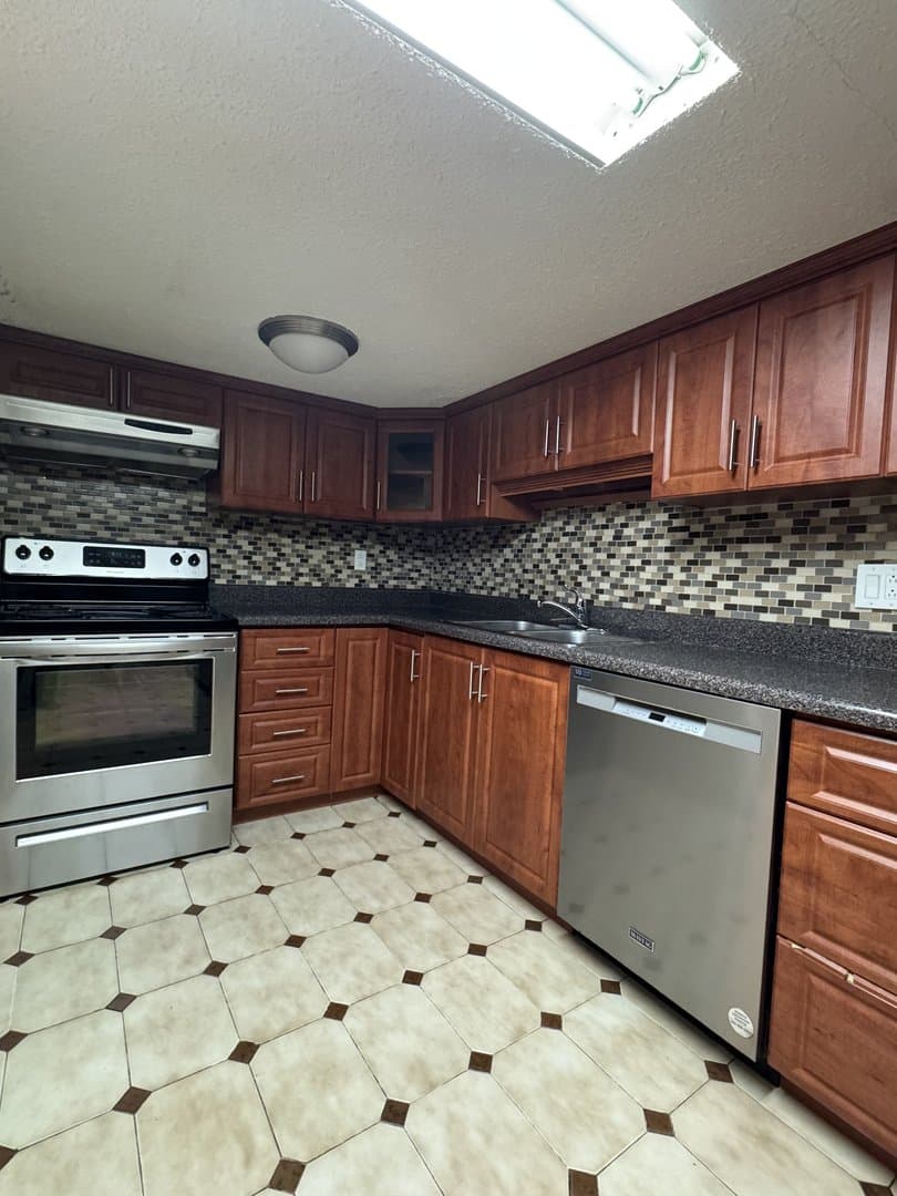 308 Nairn Avenue - Photo 3