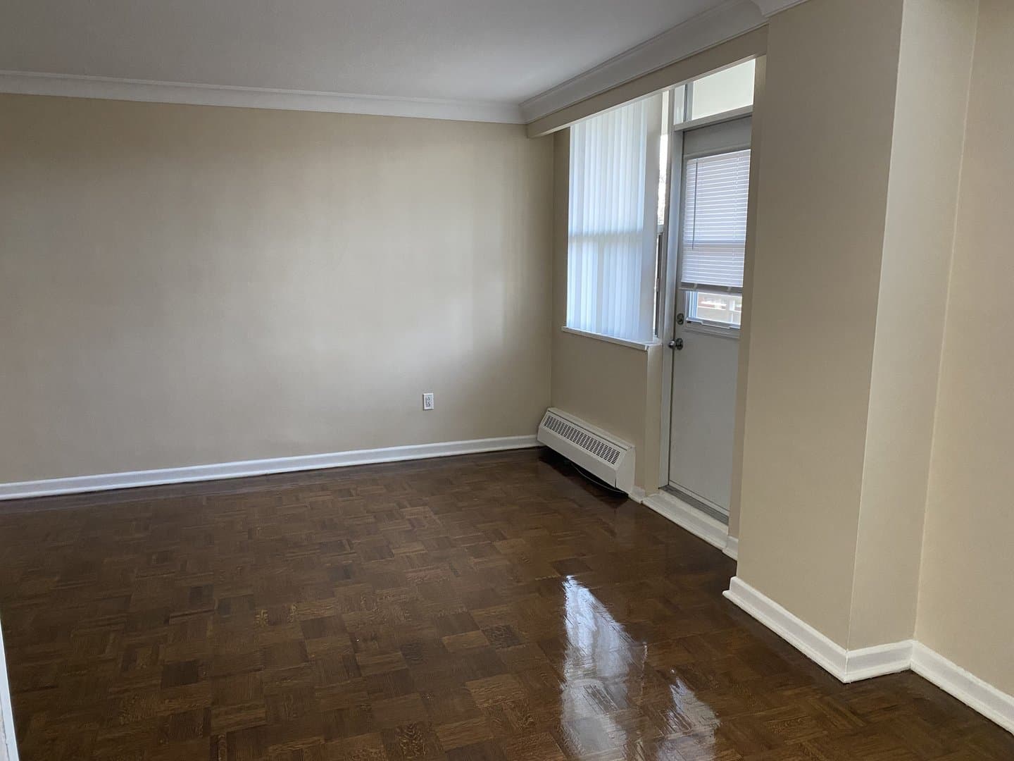 39 Raglan Avenue - Photo 3