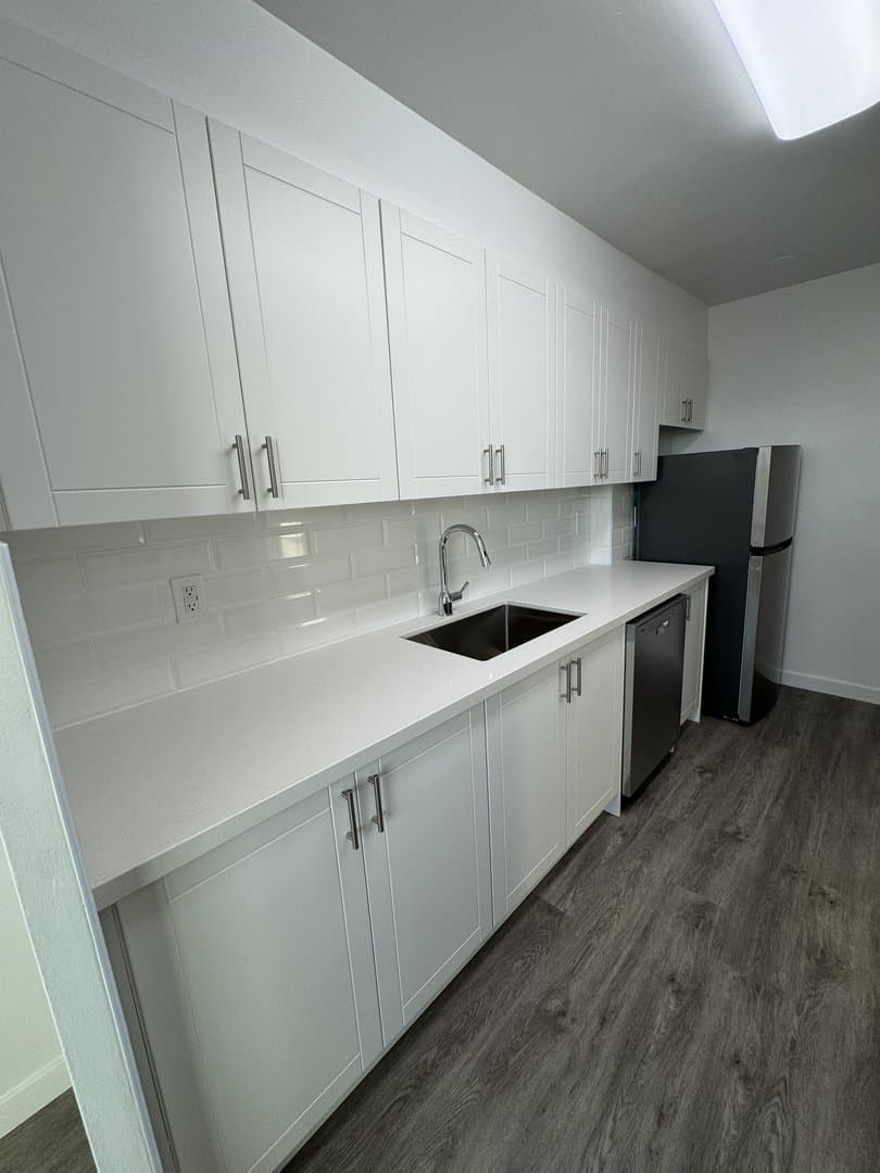 100 Raglan Avenue - Photo 2