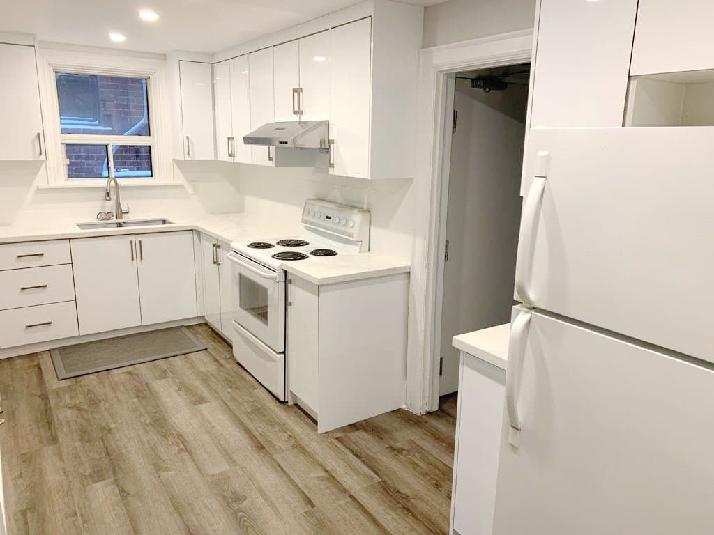 1644 Bathurst Street - Photo 2