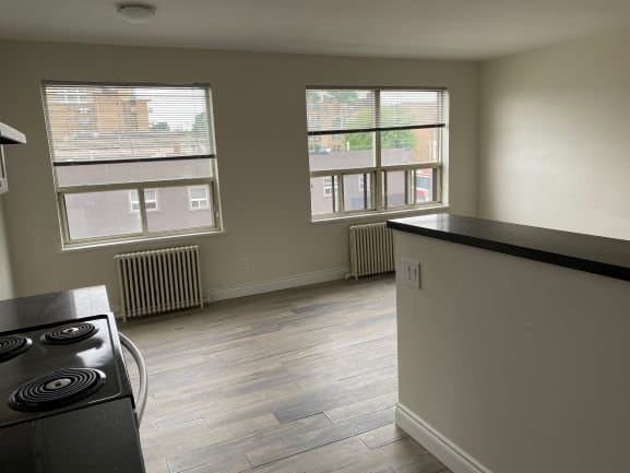 2558 Eglinton Avenue West - Photo 4