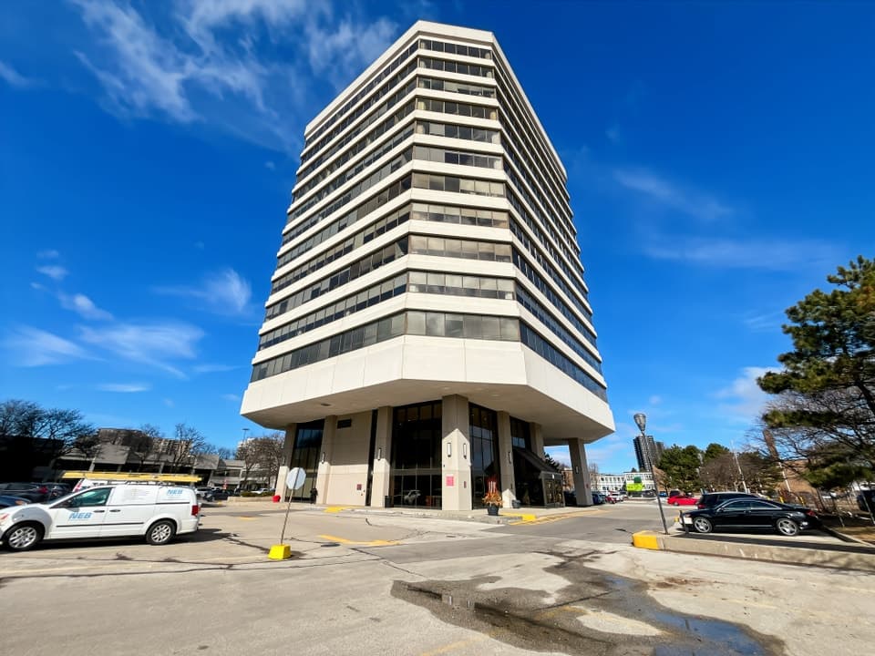 10 Four Seasons Place, Toronto, ON, M9B 6H7