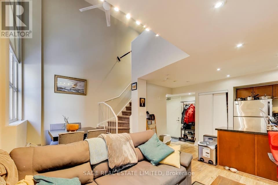 - 21 EARL STREET, Toronto (North St. James Town), ON, M4Y1M4