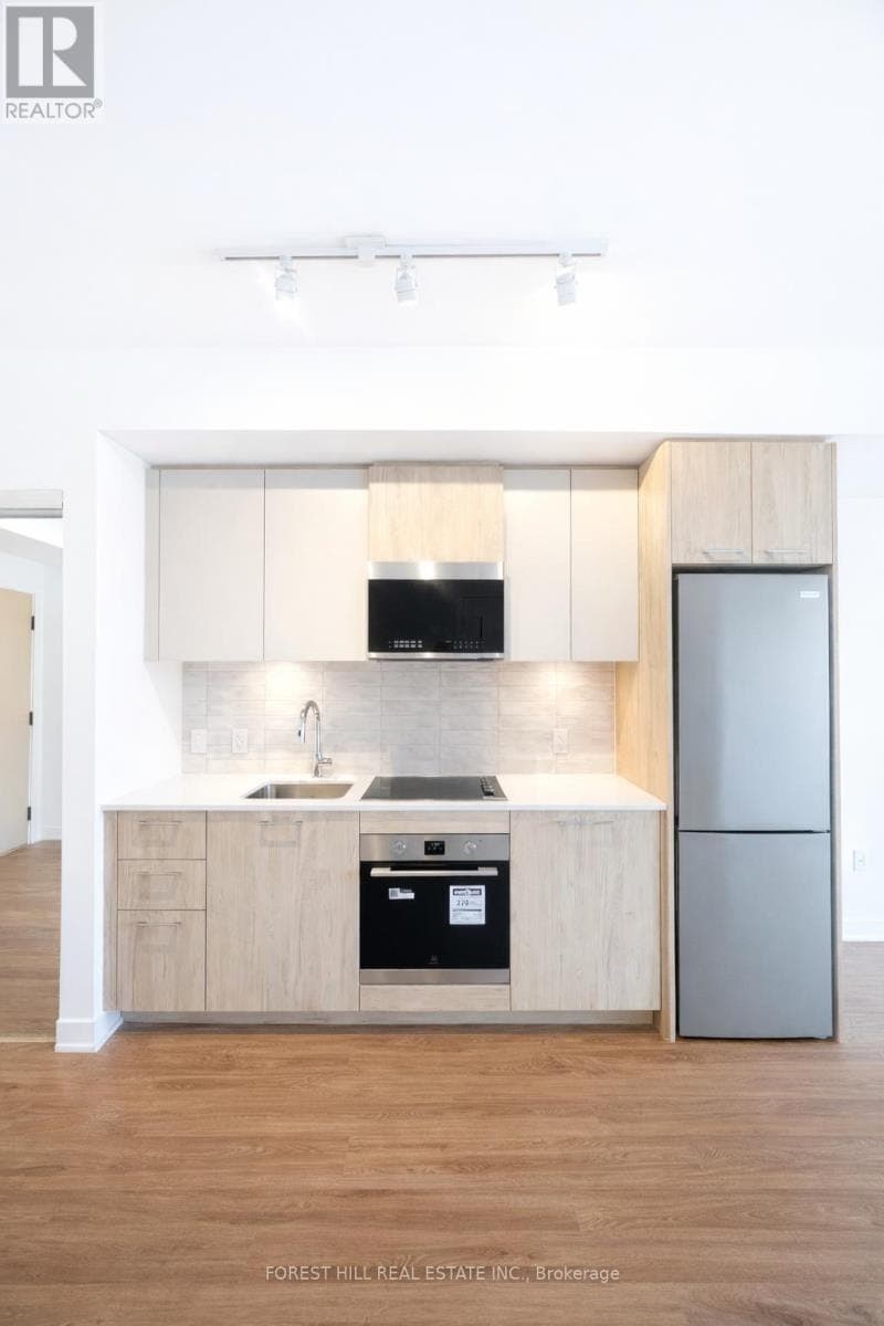- 30 DREAMERS WAY, Toronto (Regent Park), ON, M5A0Y7