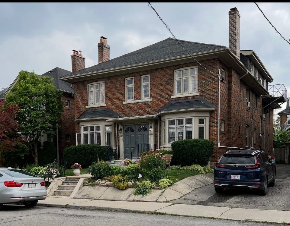 Toronto, ON M5P 2J7