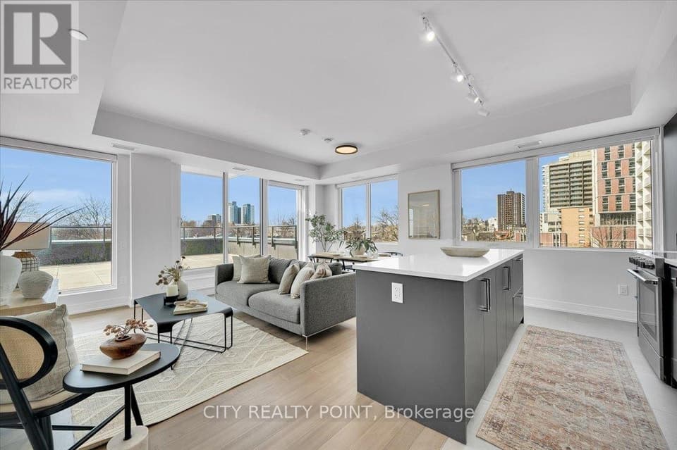 - 664 SPADINA AVENUE, Toronto (University), ON, M5S2H7