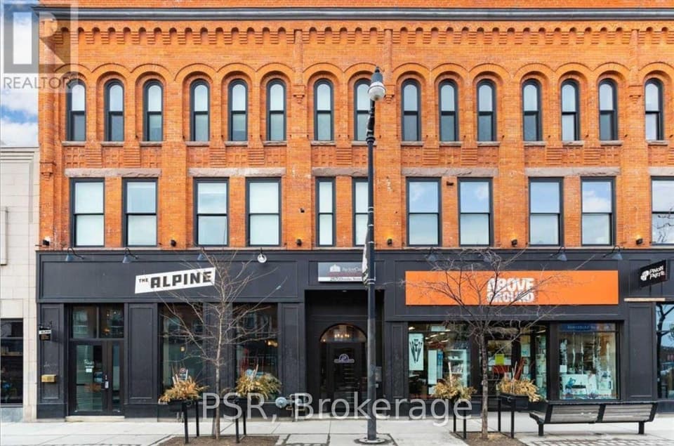 - 2870 DUNDAS STREET W, Toronto (Junction Area), ON, M6P1Y8