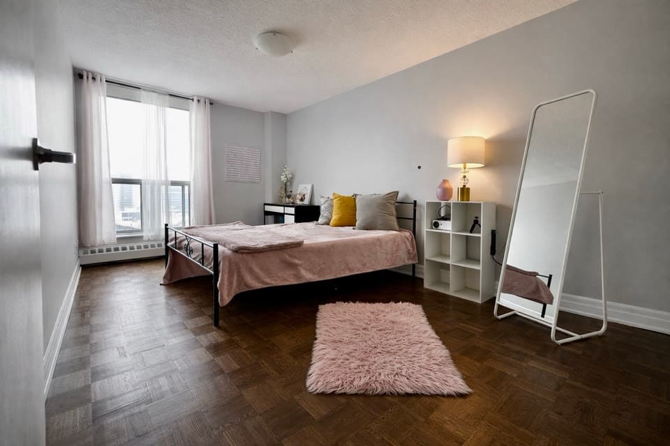 North York, 640 Sheppard Ave E, North York, ON M2K 1B8