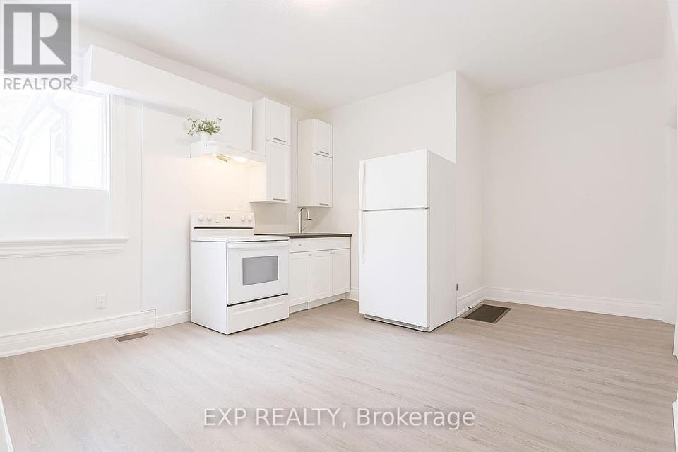 MAIN - 207 GAMBLE AVENUE, Toronto (East York), ON, M4J2P4