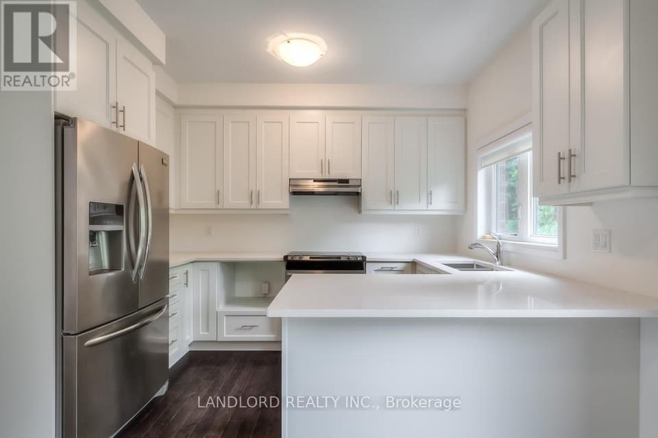 KENNETH WOOD CRESCENT, Toronto (Newtonbrook East), ON, M2N0K3