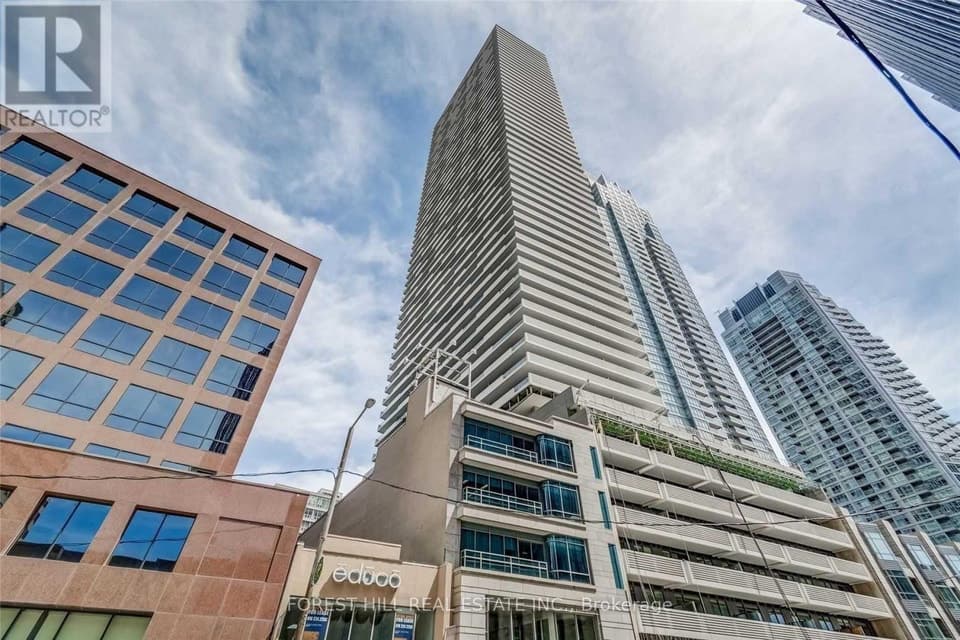 - 2221 YONGE STREET, Toronto (Mount Pleasant West), ON, M4S2B4