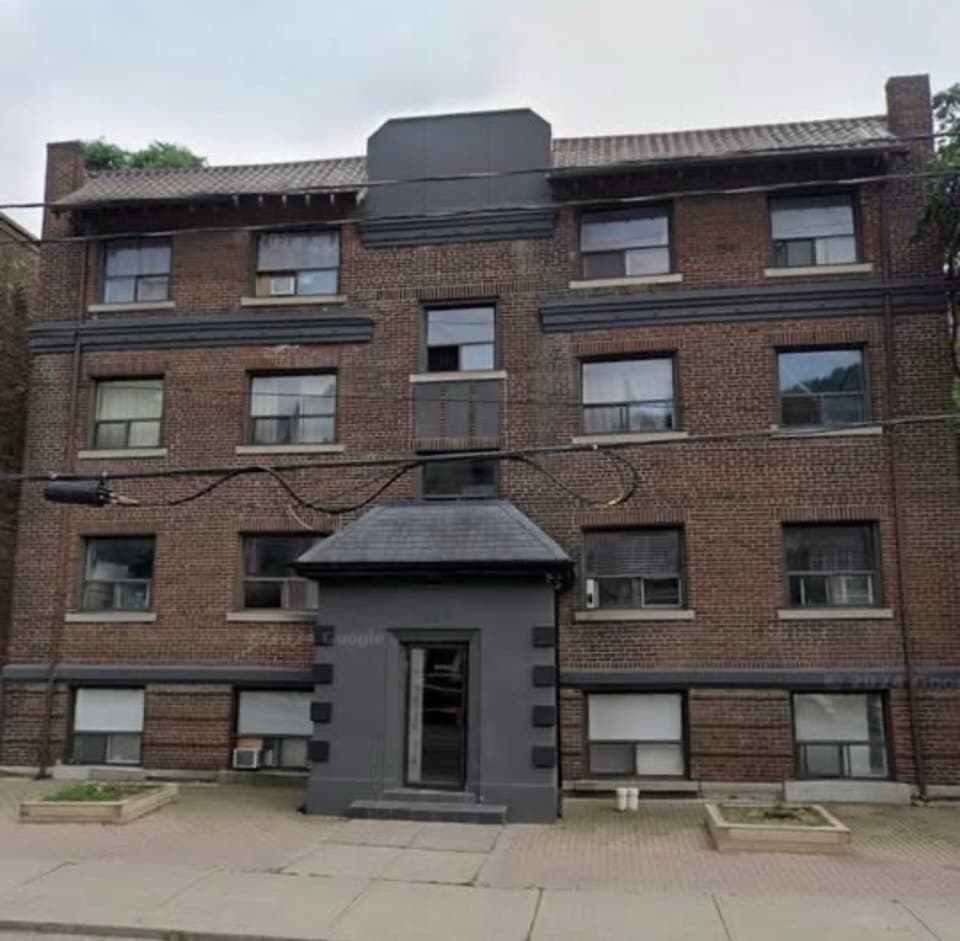 2449 Queen St E, Toronto, ON M4E 1H7