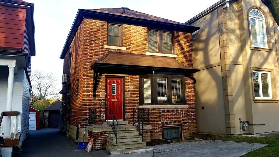 Allen Rd S, Toronto, M6C 3M8