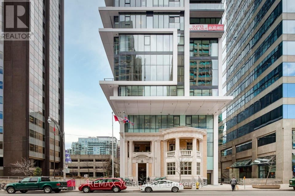 - 426 UNIVERSITY AVENUE, Toronto (Kensington-Chinatown), ON, M5G1S9