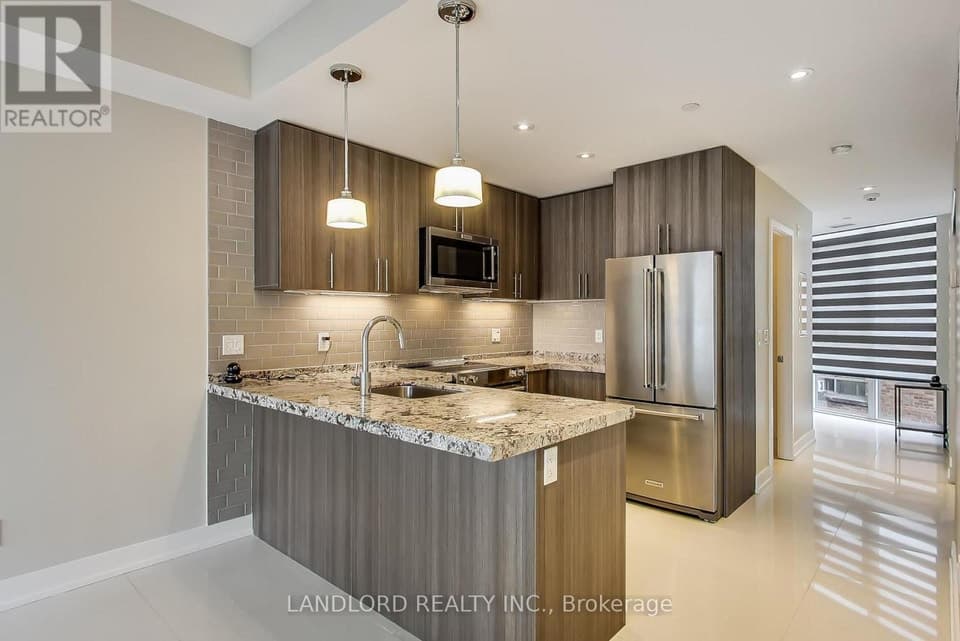 - 2A QUEENSBURY AVENUE, Toronto (Birchcliffe-Cliffside), ON, M1N2X7