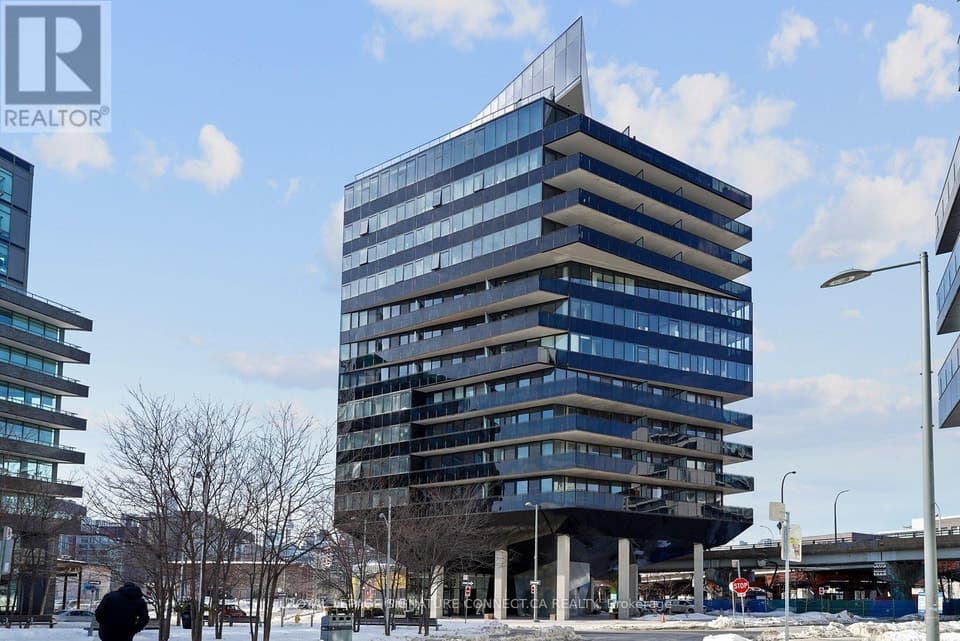 - 21 LAWREN HARRIS SQUARE, Toronto (Waterfront Communities), ON, M5A1H7