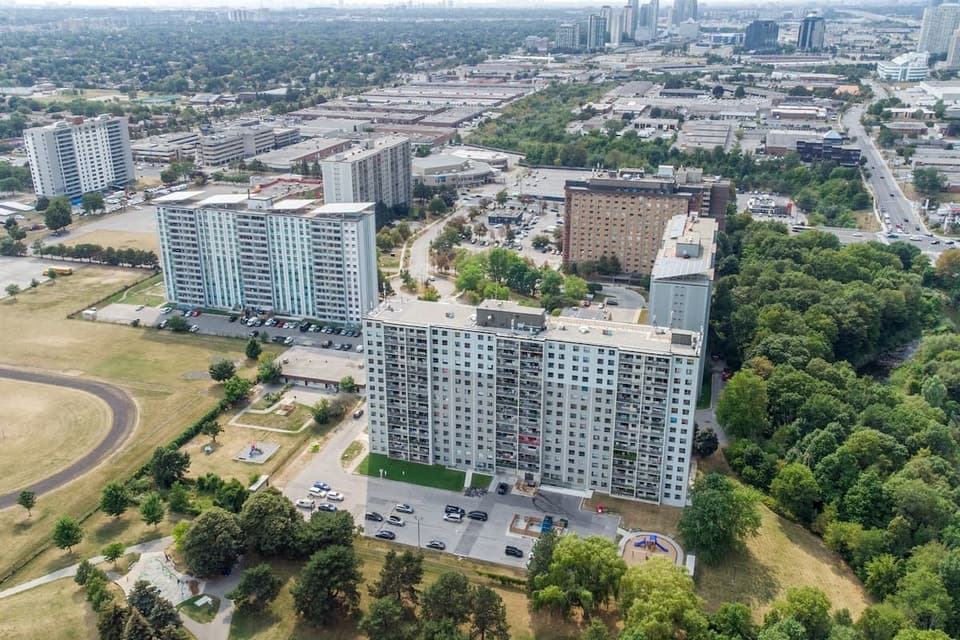 30 Tuxedo Court, Scarborough, ON, M1G 3S8