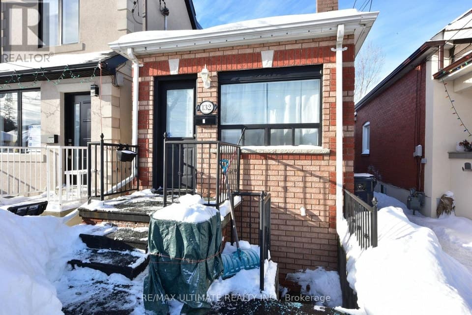 BASEMENT - 132 SPEARS STREET, Toronto (Rockcliffe-Smythe), ON, M6N3X7