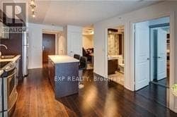 - 386 YONGE STREET, Toronto (Bay Street Corridor), ON, M5B0A5
