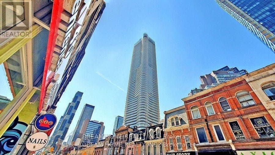 - 11 WELLESLEY STREET W, Toronto (Bay Street Corridor), ON, M4Y1E8
