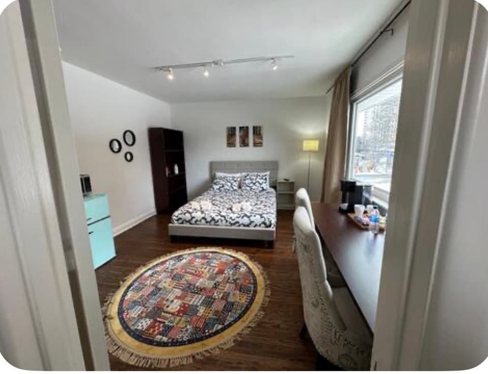Sheppard Ave E, North York, ON M2K 1B6