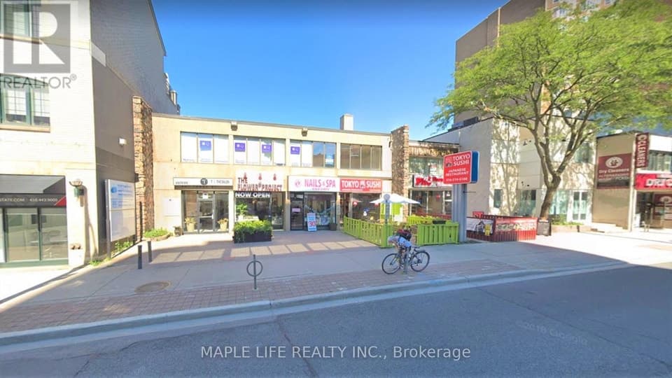 - 901 YONGE STREET, Toronto (Rosedale-Moore Park), ON, M4W2H2