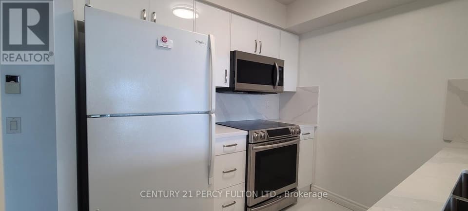 - 18 MONDEO DRIVE, Toronto (Dorset Park), ON, M1P5C8