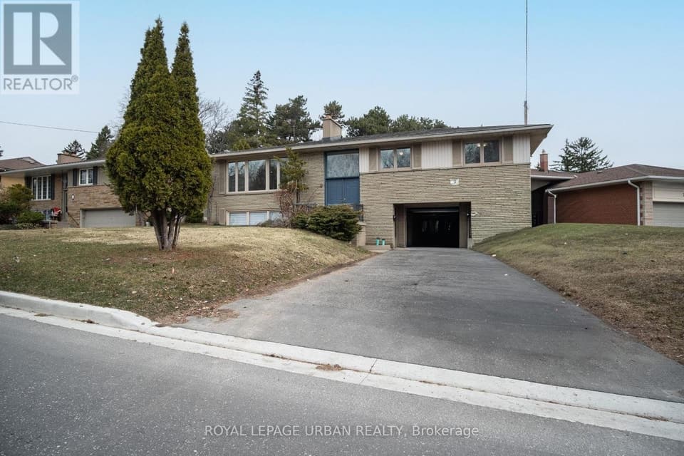 PAGE AVENUE, Toronto (Bayview Village), ON, M2K2B3