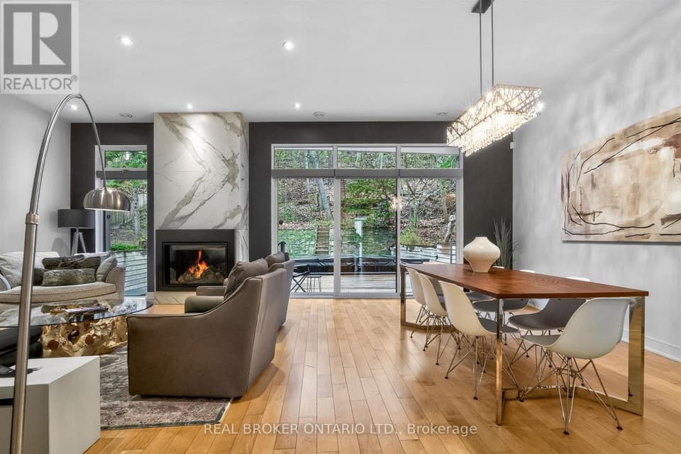 SOUTH KINGSWAY WAY, Toronto (High Park-Swansea), ON, M6S3T3