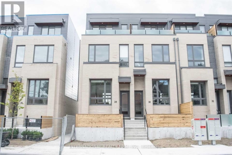 PERTH AVENUE, Toronto (Dufferin Grove), ON, M6R2C1
