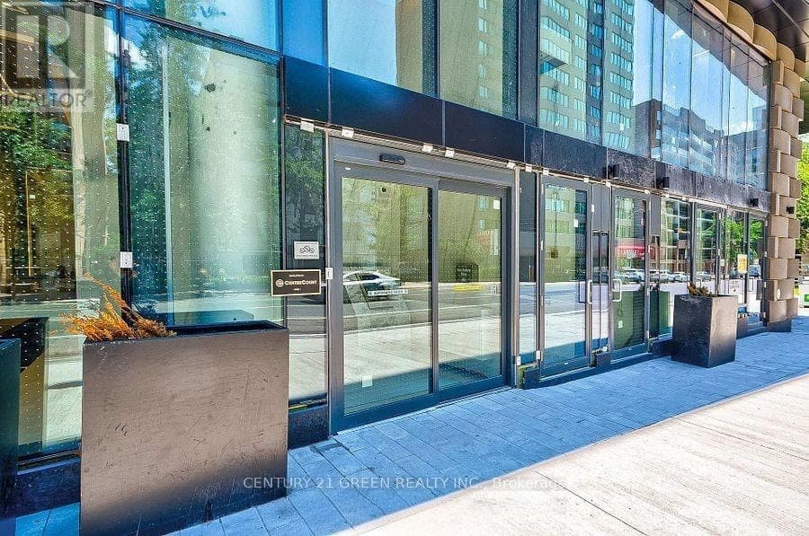- 319 JARVIS STREET, Toronto (Moss Park), ON, M5B0C8