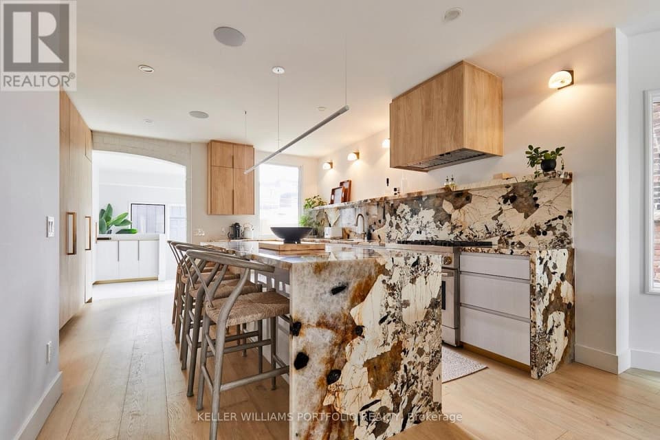 MCFARLAND AVENUE, Toronto (Corso Italia-Davenport), ON, M6H3M9