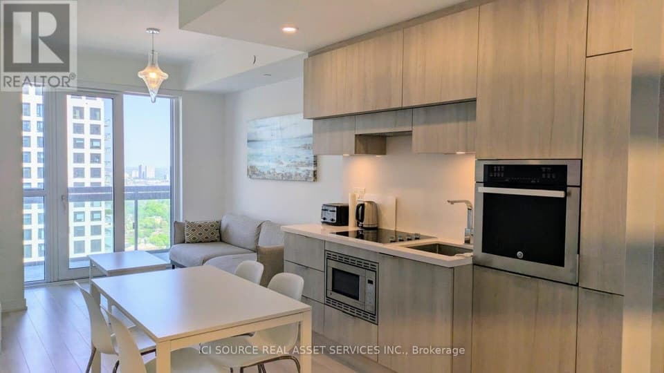 - 39 ROEHAMPTON AVENUE, Toronto (Mount Pleasant West), ON, M4P0G1