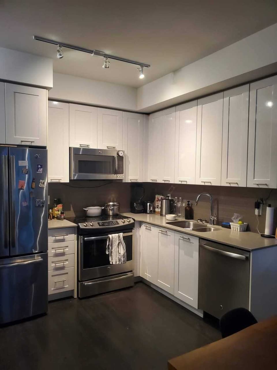 Bruyeres Mews, Toronto, M5V 0H9