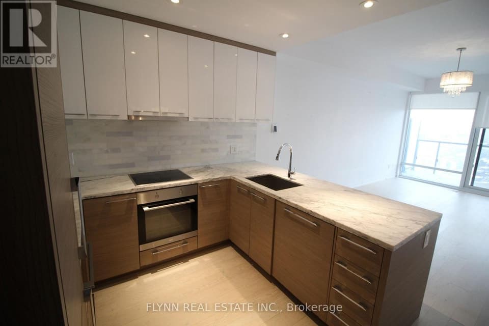 - 488 UNIVERSITY AVENUE, Toronto (Kensington-Chinatown), ON, M5G1V1
