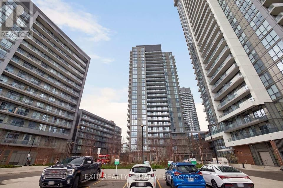 - 38 FOREST MANOR ROAD, Toronto (Henry Farm), ON, M2J1M1