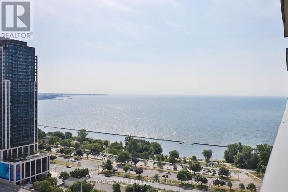 - 105 THE QUEENSWAY, Toronto (High Park-Swansea), ON, M6S5B5
