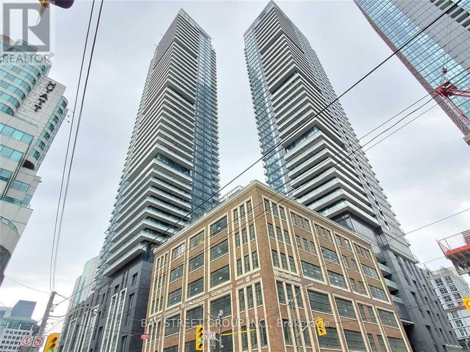 - 125 BLUE JAYS WAY, Toronto (Waterfront Communities), ON, M5V0N5