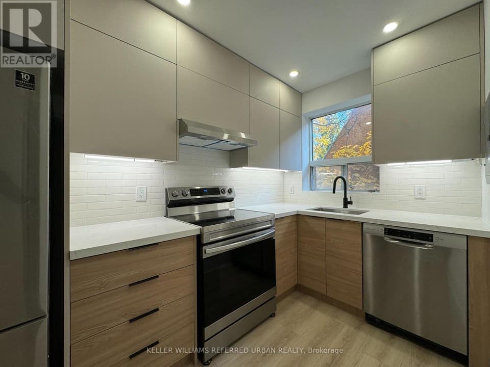 - 823 MILLWOOD ROAD, Toronto (Leaside), ON, M4G1W3