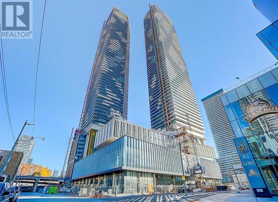 - 138 DOWNES STREET, Toronto (Waterfront Communities), ON, M5E0E4