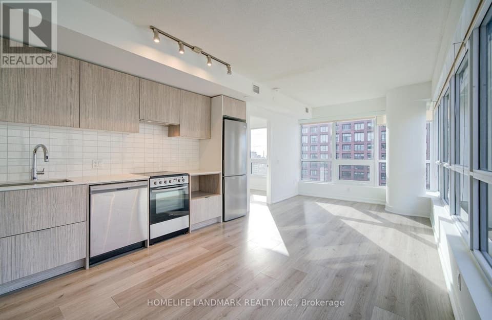 - 395 BLOOR STREET E, Toronto (North St. James Town), ON, M4W0B4