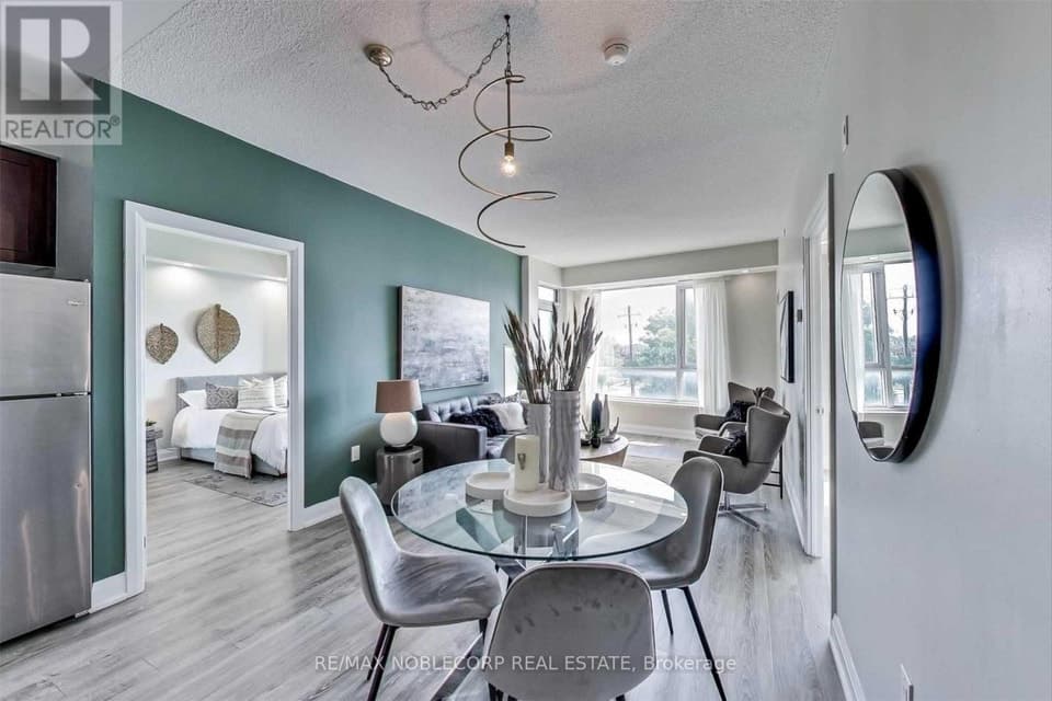 - 2800 KEELE STREET, Toronto (Downsview-Roding-CFB), ON, M3M0B8