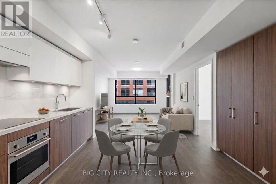 - 33 FREDERICK TODD WAY, Toronto (Thorncliffe Park), ON, M4G0C9