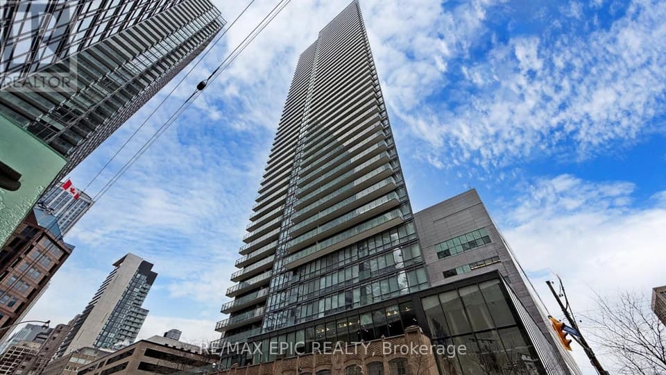 - 832 BAY STREET, Toronto (Bay Street Corridor), ON, M5S1Z6