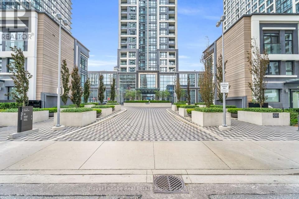 - 5 MABELLE AVENUE, Toronto (Islington-City Centre West), ON, M9A0C8