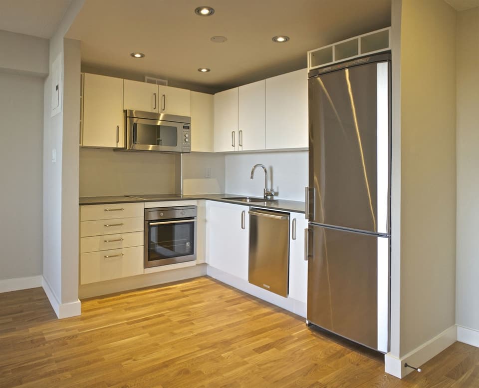 230 Oak Street, Toronto, ON, M5A 2E2