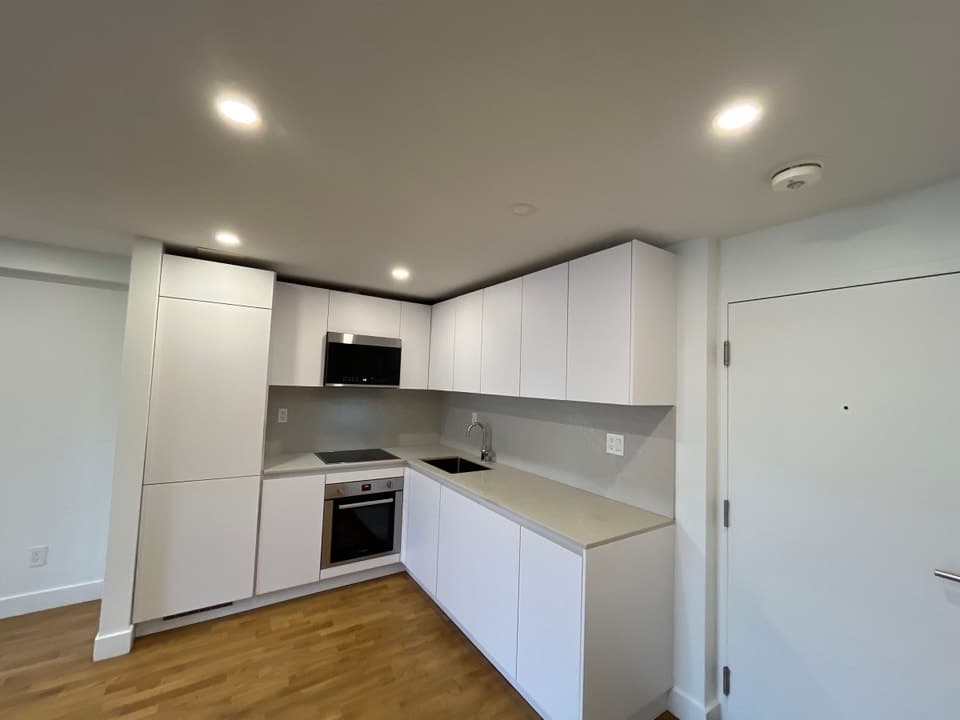 230 Oak Street, Toronto, ON, M5A 2E2