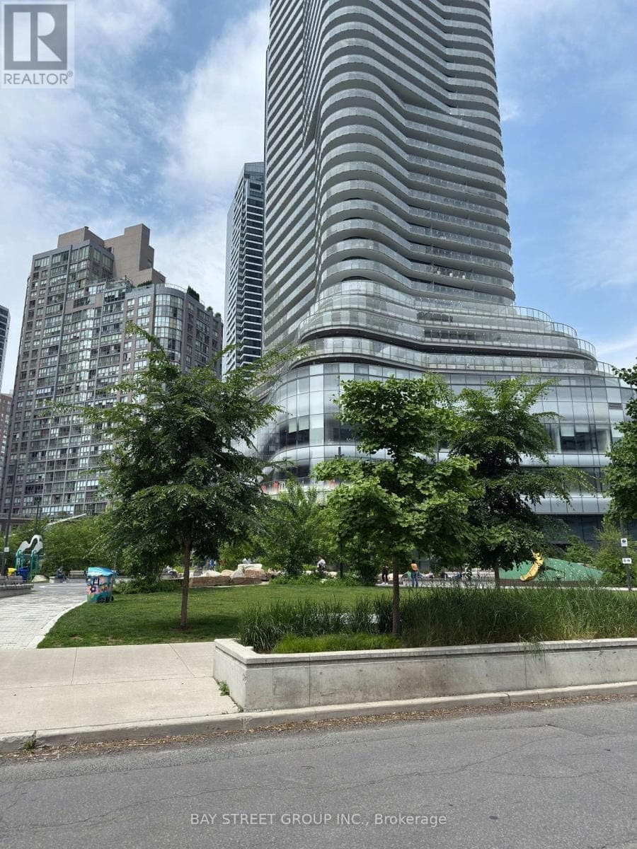 - 11 WELLESLEY STREET W, Toronto (Bay Street Corridor), ON, M4Y0G4